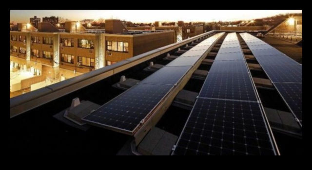 Tech Mavericks: pioniera în artele creative și soluțiile de energie regenerabilă